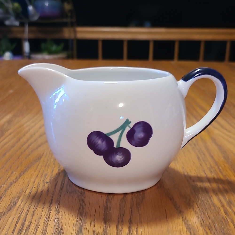 Princess House Orchard Medley White Creamer